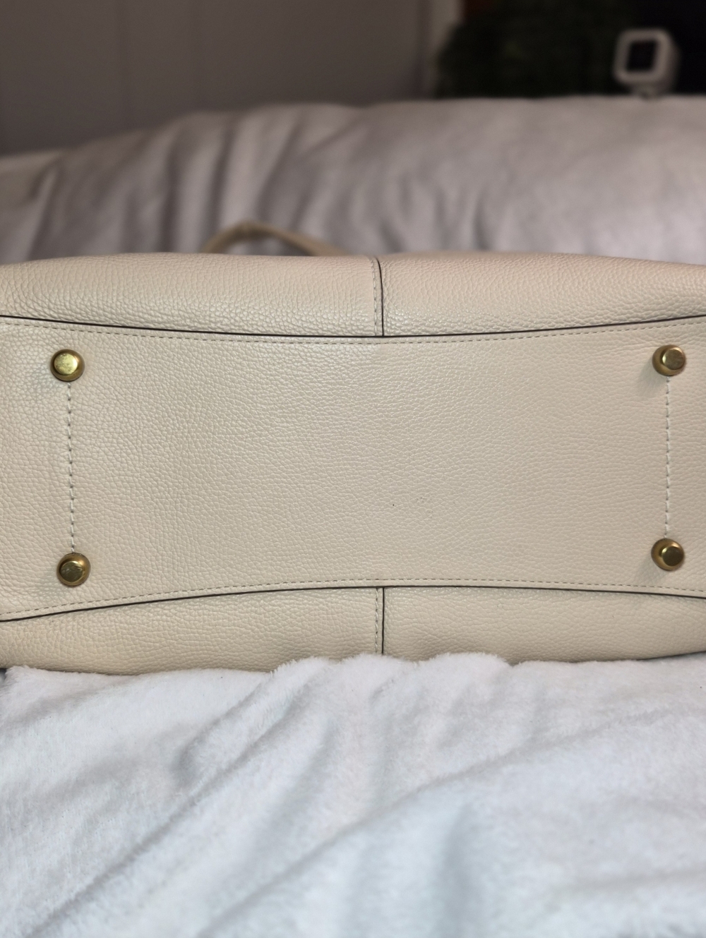 COACH Lana LARGE Shoulder Bag in Ivory Polished Pebble Leather - Picture 10 of 11